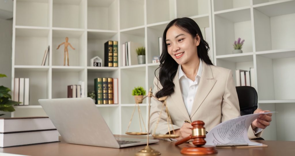 peran inhouse lawyer