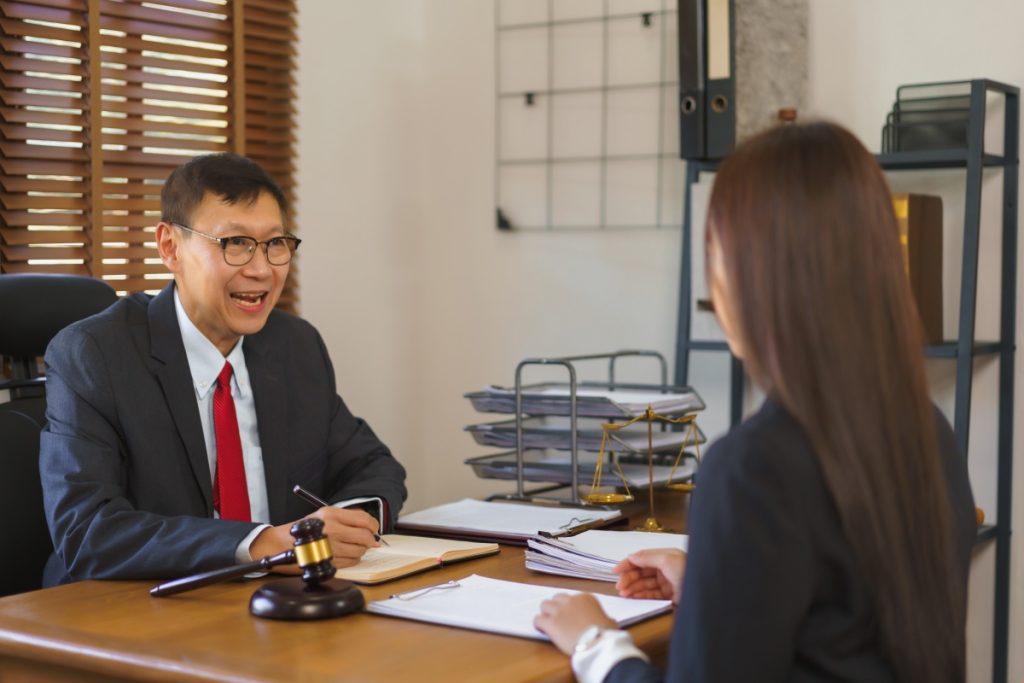 peran inhouse lawyer