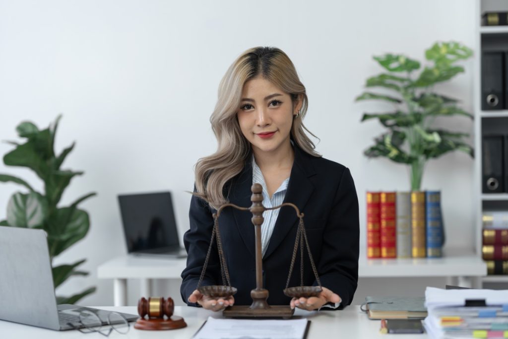 perbedaan inhouse dan external lawyer