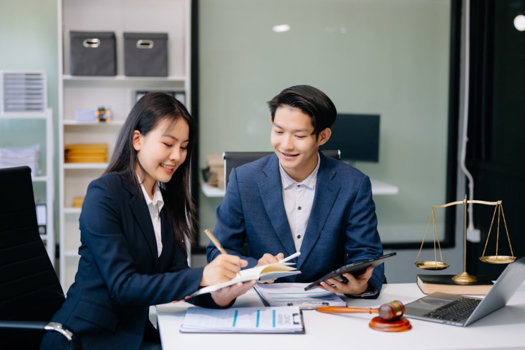 Sanksi pelanggaran legal compliance